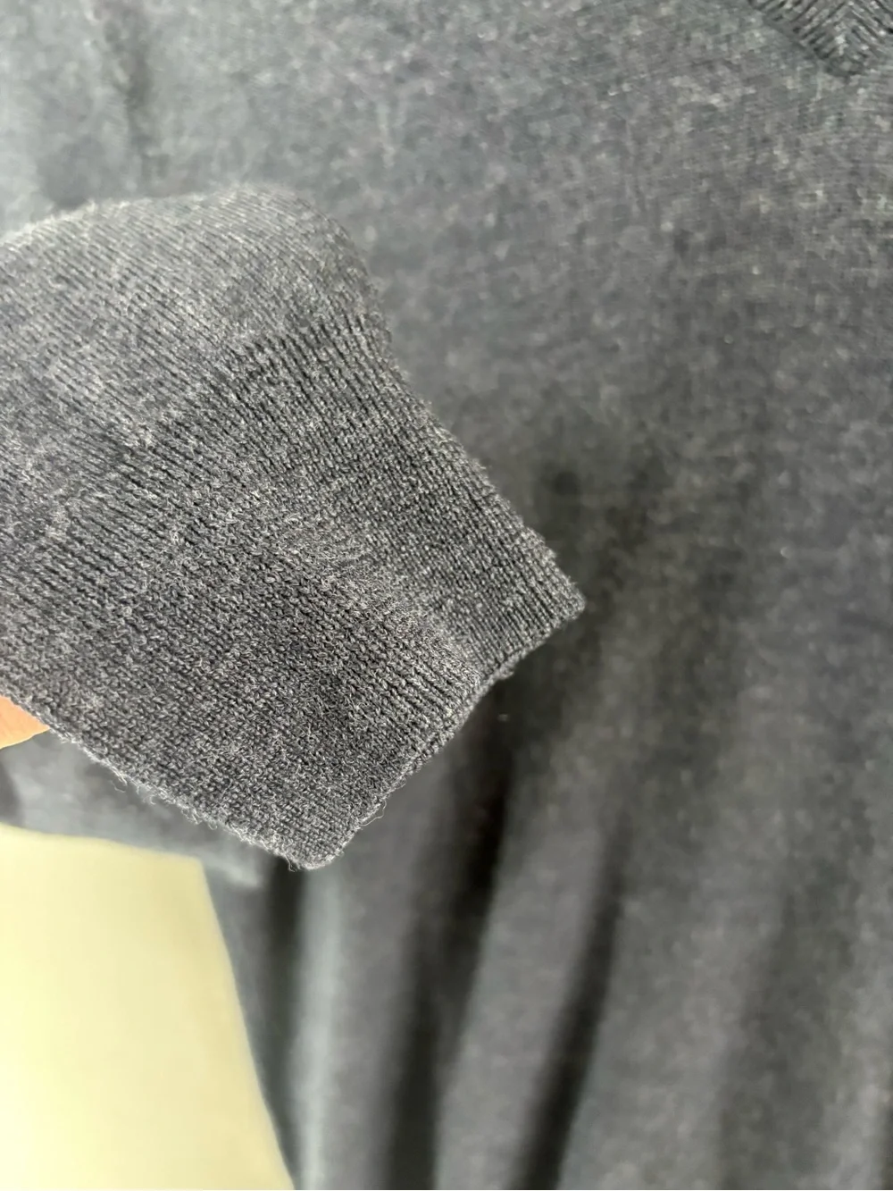 J Crew Merino Wool V Neck Gray Sweater Mens Size Small Classic